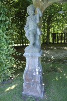 Paar 18de eeuwse Bentheimer- steen tuinbeelden