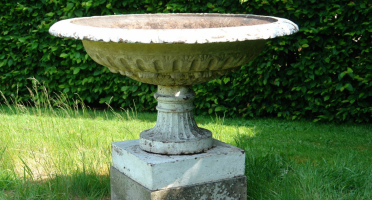 19de eeuwse gietijzeren tazza- urne
