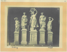 Een mid 19de eeuws terracotta beeld Herfst